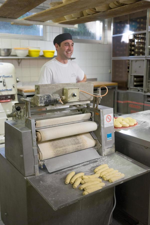 Bild 1 von 2: Im Bild: Backstube Bäckerei Eichler in Linz.