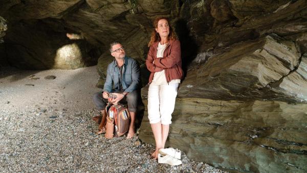 Bild 1 von 14: Im Bild: Aus Liebe zu ihrem Mann Andrew (Simon Böer) hat Kate Evans (Clelia Sarto) ihre Träume in den Hintergrund gestellt. Nun kommen ihr Zweifel, ob das wirklich ihr Leben sein soll.