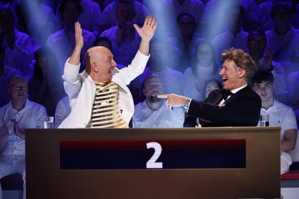 Bild 1 von 25: Im Bild: Bernhard Hoëcker, Tobias Moretti.