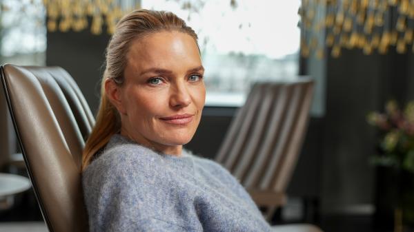 Bild 1 von 4: Sarah Tacke, ZDF-Journalistin und Presenterin der ZDF-Doku \