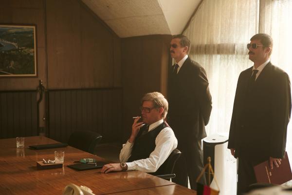 Bild 1 von 7: Helmut Schmidt (Max Giermann) führt knallharte Verhandlungen mit der Sowjetunion.