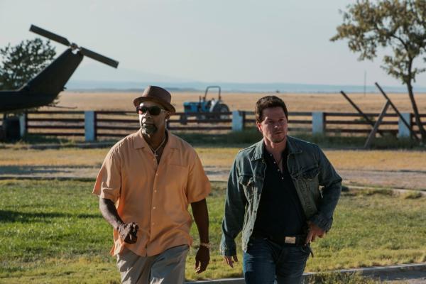 Bild 1 von 4: Denzel Washington, left, and Mark Wahlberg star in Columbia Pictures' \
