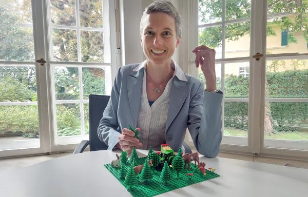 Bild 1 von 4: Die Klimawissenschaftlerin Julia Pongratz von der LMU München macht deutlich, dass es nicht die eine Methode gibt, um die Erde zu retten. Alle Methoden bergen hochskaliert Risiken, daher braucht es einen Mix von Maßnahmen.