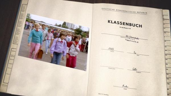 Bild 1 von 2: Schule in der DDR.