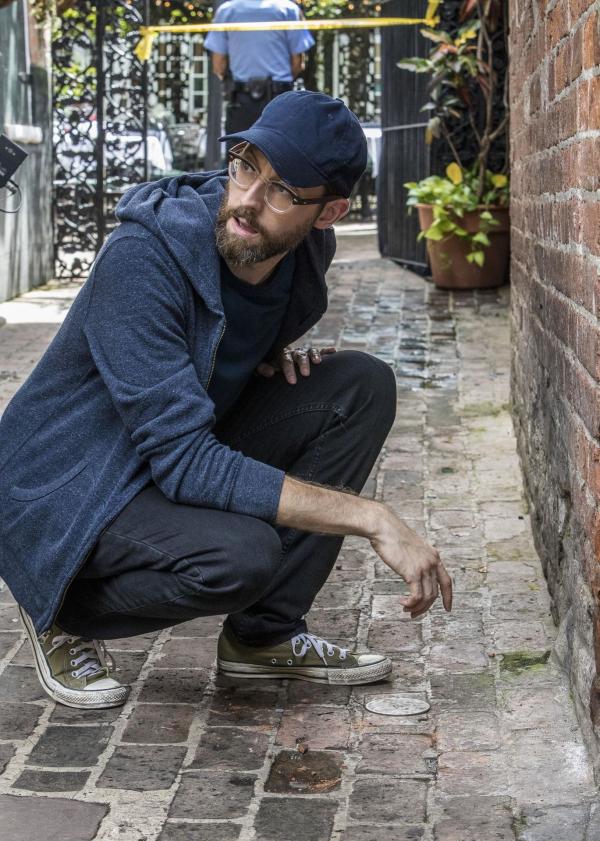 Bild 1 von 11: Nachdem Sebastian (Rob Kerkovich) während einer Jagd auf einen wichtigen Verdächtigen einen tödlichen Schuss abgibt, wird er vom FBI suspendiert. Kann der Forensiker am Tatort heimlich entlastende Beweise finden?