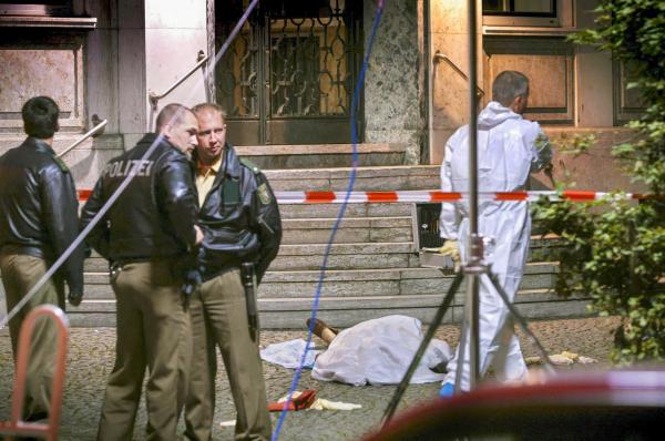Bild 1 von 3: Duisburg, 2007: Ein Blutbad schockiert ganz Deutschland. Sechs Menschen werden auf offener Straße in einem Kugelhagel erschossen.