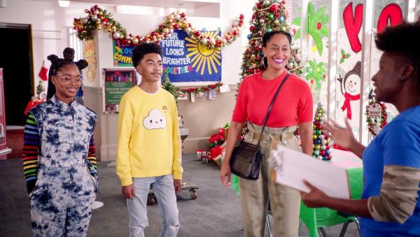 Bild 1 von 12: Im Bild (v.li.): Marsai Martin (Diane Johnson), Miles Brown (Jack Johnson), Tracee Ellis Ross (Rainbow 'Bow' Johnson).