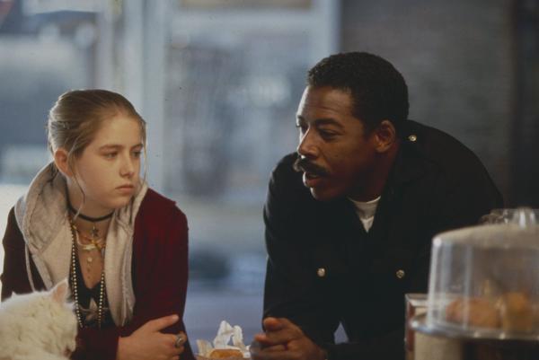 Bild 1 von 5: Sarah Mohr (Rochelle Davis, l.); Sergeant Daryl Albrecht (Ernie Hudson, r.)