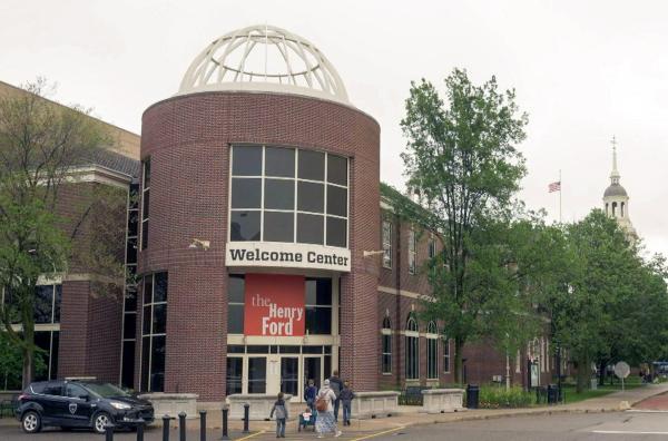 Bild 1 von 4: In der Nähe von Detroit, Michigan, bietet das Henry Ford Museum eine Ausstellung mit Innovationen aus allen Bereichen der US-amerikanischen Technik- und Handelsgeschichte.