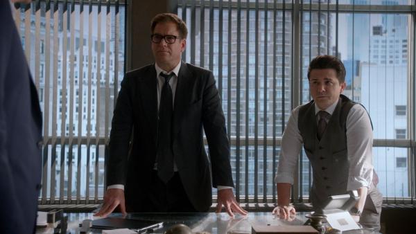 Bild 1 von 14: Dr. Jason Bull (Michael Weatherly, l.); Benny Colón (Freddy Rodríguez, r.)