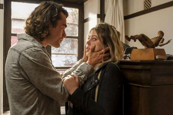 Bild 1 von 3: Jan (Boris Van Severen, l.); Sophie (Marie Guillard, r.)