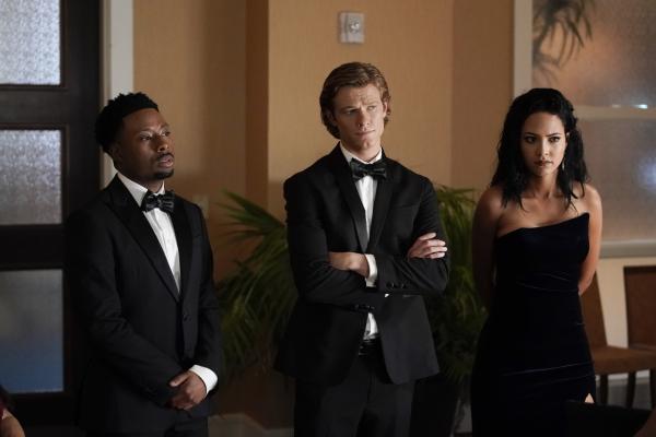 Bild 1 von 11: (v.l.n.r.) Wilt Bozer (Justin Hires); MacGyver (Lucas Till); Riley Davis (Tristin Mays)