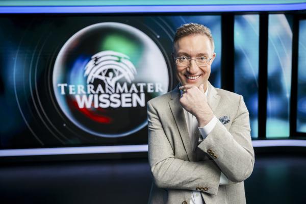 Bild 1 von 1: Portrait von Gernot Grömer während Servus TVs Terra Mater Wissen im Terra Mater Wissen Studio in Salzburg  am 9. Februar 2024.