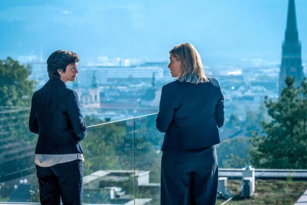 Bild 1 von 25: Im Bild (v.li.): Katharina Stemberger (Joe Haizinger), Ines Honsel (Sabine Koritsch).