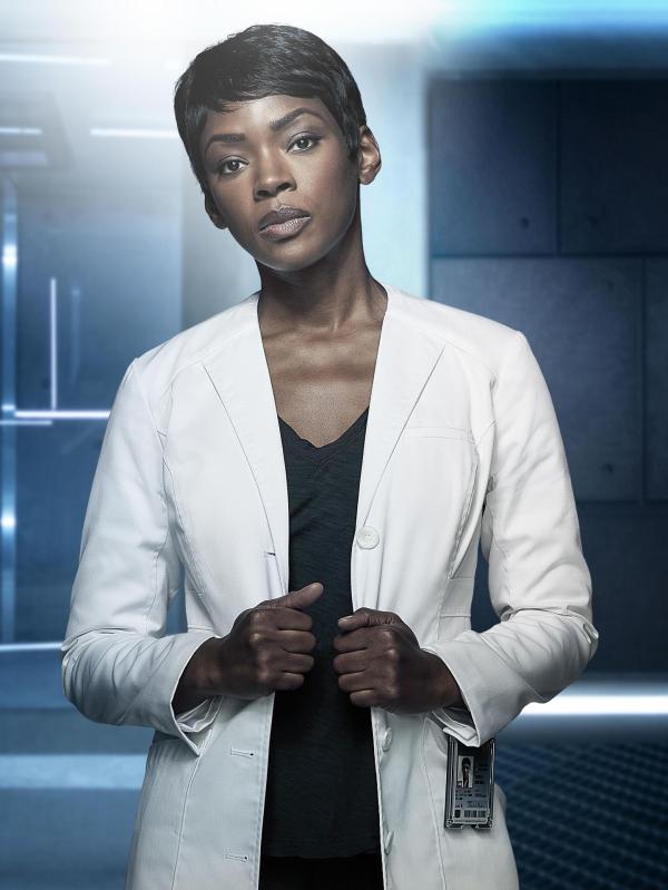 Bild 1 von 23: (1. Staffel) - Dr. Major Nichole Sykes (Caroline Chikezie)