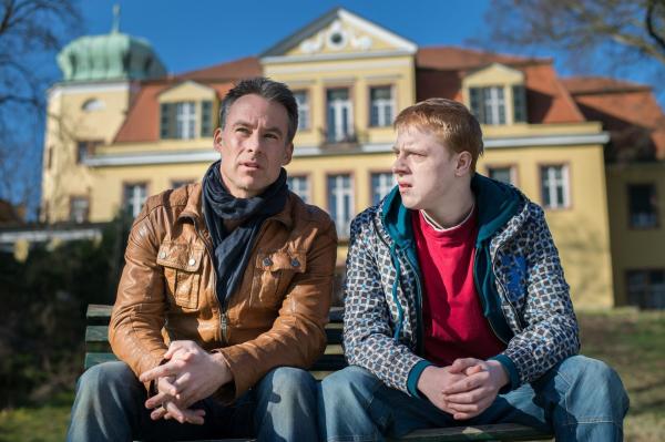 Bild 1 von 6: Jan Maybach (Marco Girnth, l.); Timmy Rohrbach (David Hürten, r.)