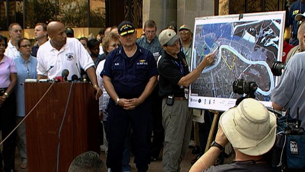 Bild 1 von 5: Mayor Nagin and others speak at a press conference about the master plan to rebuild New Orleans following Hurricane Katrina.