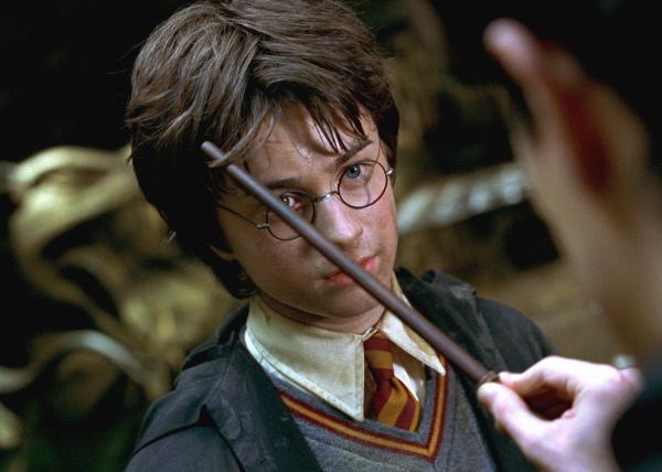 Bild 1 von 19: Muss all seine Zauberkünste einsetzen, um dem Spuk ein Ende zu bereiten: Harry Potter (Daniel Radcliffe) ...