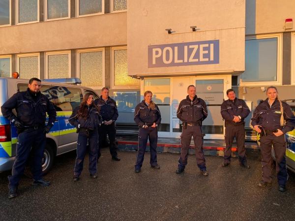 Bild 1 von 37: (v.l.n.r.) Stephan; Nesrin; Marc; Hannah; Daniel; Paul; Nadja