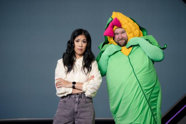 Bild 1 von 11: Wilde Maispflanzen haben einen bunten Genpool. Doch mit der Domestizierung änderte sich das. Von den vielen unterschiedlichen Maispflanzen wurden irgendwann nur noch die Maispflanzen angebaut, die ganz viele Körner pro Kolben haben. Damit wurde aber auch der Genpool verkleinert. Denn wenn man nur noch diesen Mais anpflanzt, weil nur diese Genvarianten nützlich sind, dann verliert man alle anderen Genvarianten.