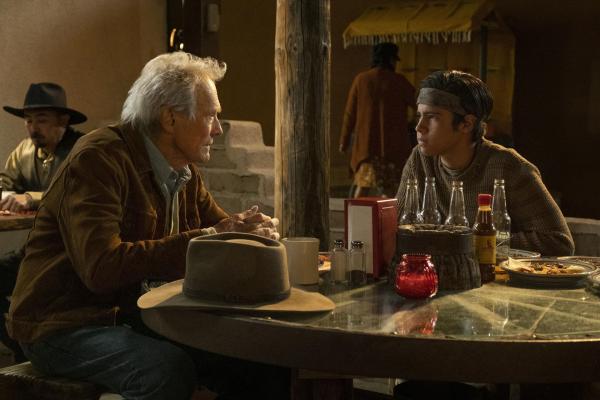 Bild 1 von 9: Mike Milo (Clint Eastwood, l.); Rafo (Eduardo Minett, r.)