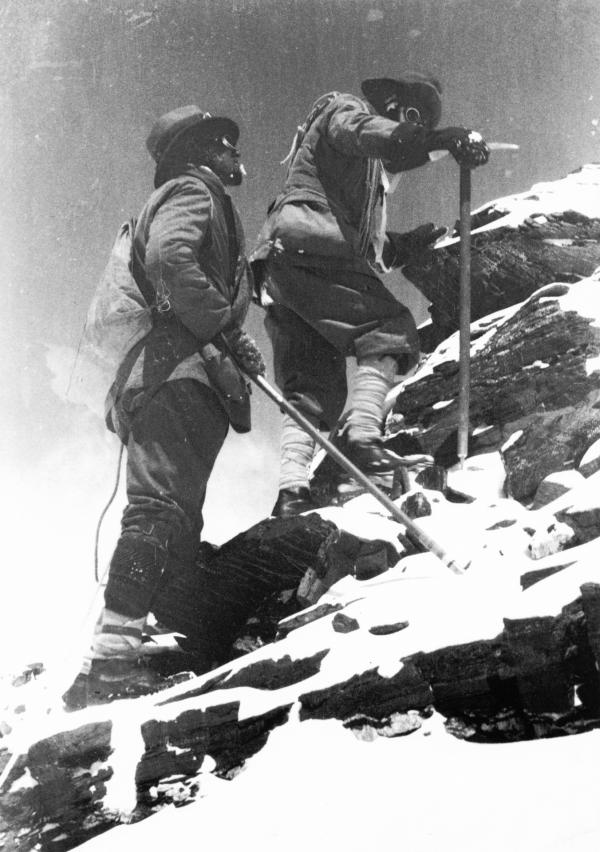 Bild 1 von 4: Edward F. Norton und George Leigh Mallory bei der britischen Mount-Everest-Expedition 1922.