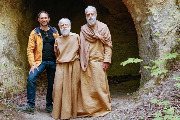 Bild 1 von 13: Im Bild: Regisseur Fritz Kalteis mit den beiden Martin-Darstellern Peter und Paul Matic.