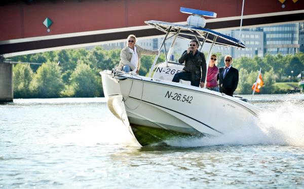 Bild 1 von 30: Im Bild: Gregor Seberg, Stefan Jürgens, Lilian Klebow, Dietrich Siegl.