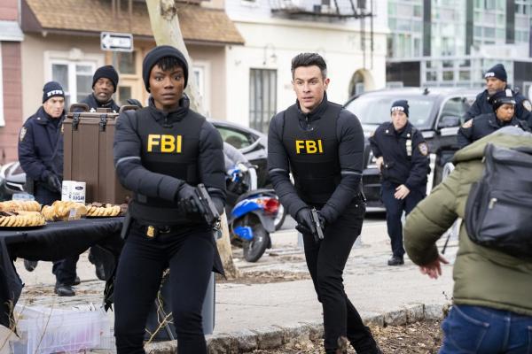 Bild 1 von 6: FBI SA Tiffany Wallace (Katherine Renee Kane, l.); FBI SA Stuart Scola (John Boyd, r.)