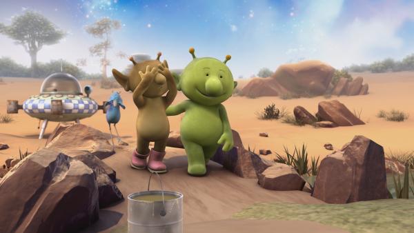 Bild 1 von 12: Pootle (r.) hat eine Überraschung für Stella und Krah.