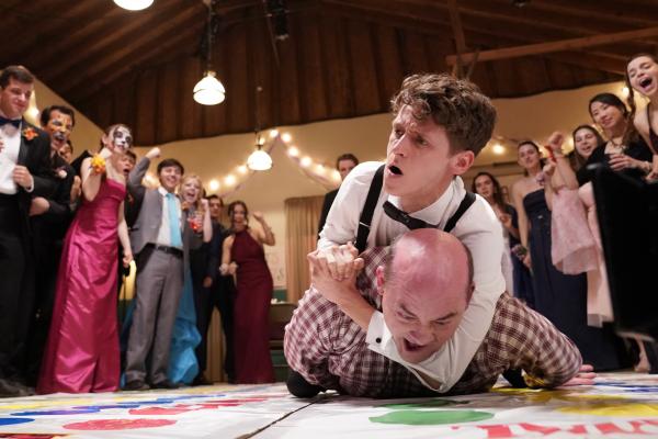 Bild 1 von 13: Mobley (Philip Labes, oben); Beau Bowman (David Koechner, unten)