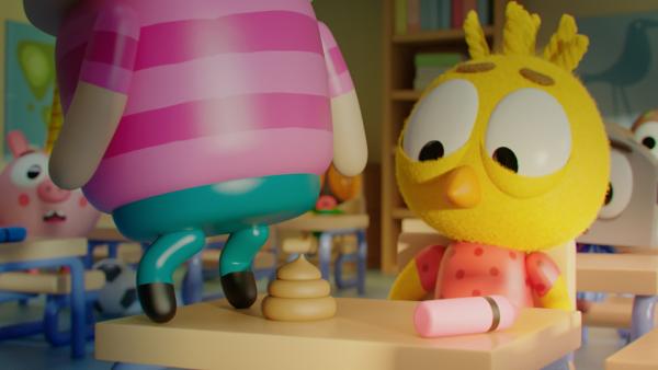 Bild 1 von 2: Karla (rechts) fühlt sich gedemütigt, weil sie es nicht mehr rechtzeitig zur Toilette geschafft hat und ein kleines Häufchen im Klassenraum hinterlassen musste. Natürlich ist Othello (links) der Erste, der sich über sie lustig macht.