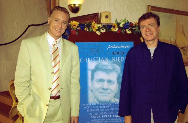 Bild 1 von 1: Im Bild (v.li.): Albert Fortell (Felix Hofstätter), Peter Wolfsberger (Christian Niedeck).