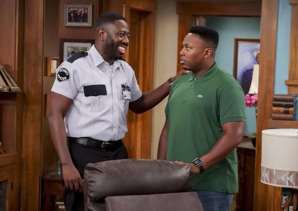 Bild 1 von 14: Malcolm Butler (Sheaun McKinney, l.); Marty Butler (Marcel Spears, r.)