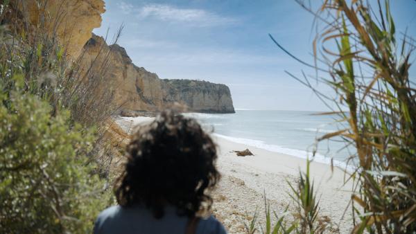 Bild 1 von 3: Ein gemeinsamer Badeurlaub an einem Strand in Portugal - oder eine paradiesische Falle?
