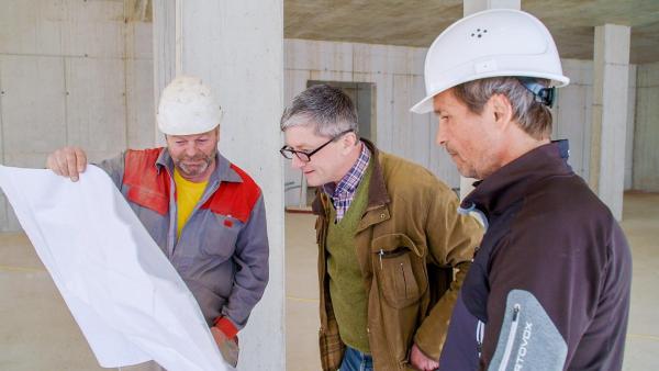 Bild 1 von 19: Im Bild: Bürgermeister Fritz Pichler setzt sich für ein belebtes Ortszentrum seiner Gemeinde Stanz im Mürztal ein.