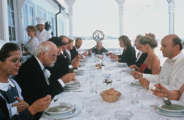 Bild 1 von 7: Die Happy-End-Lösung aller Eheprobleme findet sich beim 80. Geburtstag der Schwiegermutter ...