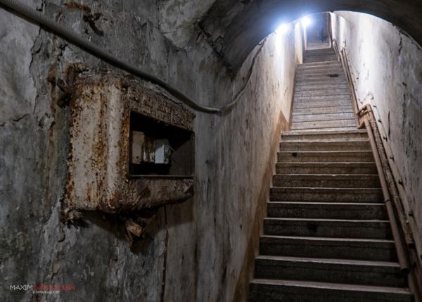 Bild 1 von 6: Abstieg in den Zhukow Bunker, den größten bekannten Bunker von Samara.