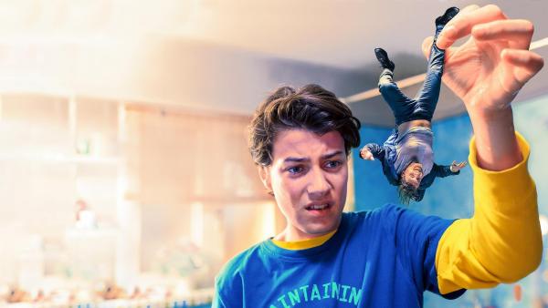 Bild 1 von 6: Im Bild: Oskar Keymer (Felix Vorndran), Axel Stein (Peter Vorndran).