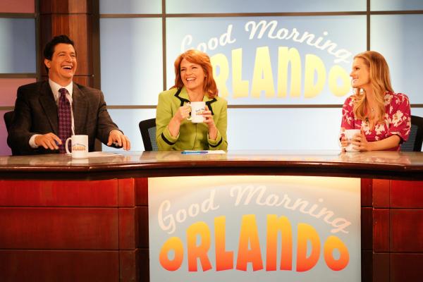 Bild 1 von 22: (v.l.n.r.) Gus (Ken Marino); Mey Mey (Kathleen Rose Perkins); Honey (Chelsey Crisp)