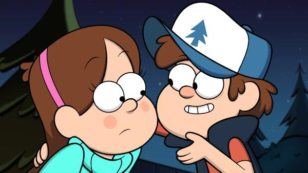 Bild 1 von 7: Auf dem Gravity Falls Royal Putt Hutt Minigolfplatz fordert Mabel das reiche Mädchen Pacifia zu einem Wettstreit heraus. Während sie sich darauf vorbereiten, entdecken Mabel und Dipper, dass auf dem Minigolfplatz merkwürdige Dinge vor sich gehen. In den Löchern leben kleine Lilliputtiner, die die Bälle und somit den Ausgang aller Spiele kontrollieren. Das eröffnet Mabel die Möglichkeit, ihre Erzrivalin im Minigolf-Wettstreit zu schlagen. Der Lilliputtiner-Gruppe, die ihr dabei hilft den Sieg zu erringen, bekommt von ihr einen besonderen Aufkleber.