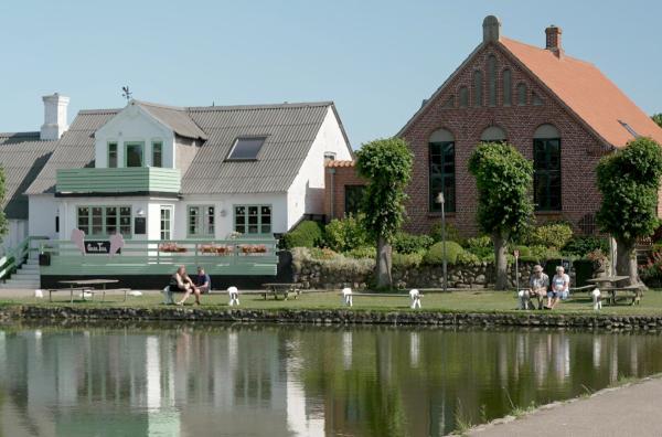 Bild 1 von 2: Die Geschichte Dänemarks ist geprägt von Solidarität und Einheit. Das Bedürfnis, zu einer Gemeinschaft zu gehören, ist fester Bestandteil der Identität des Landes.