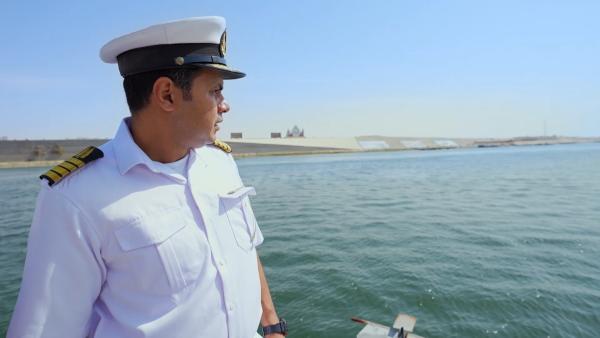 Bild 1 von 4: Auf den Lotsen im Suezkanal lastet eine große Verantwortung.