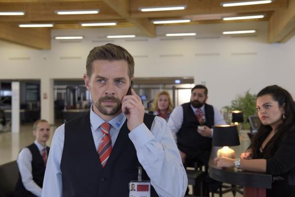 Bild 1 von 16: Jan Rothe (Klaas Heufer-Umlauf)