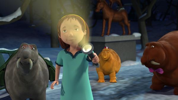 Bild 1 von 2: Luzi sucht mit den Moffels das kleine Kätzchen.