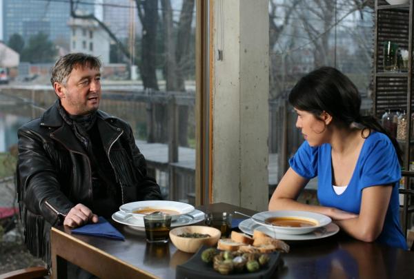 Bild 1 von 14: Im Bild: Andreas Vitasek (Theo), Daniela Golpashin (Alix).