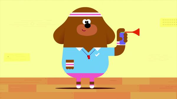 Bild 1 von 1: Duggee möchte, dass die Quirlies ihm zuhören, denn er möchte mit ihnen trainieren.