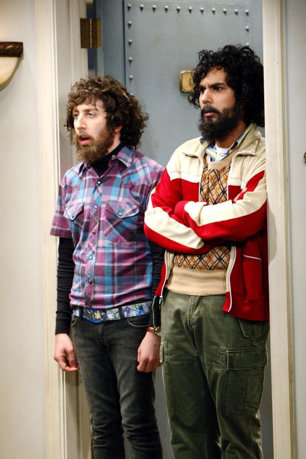 Bild 1 von 30: Machen sich Sorgen um Sheldon: Rajesh (Kunal Nayyar, r.) und Howard (Simon Helberg, l.) ...
