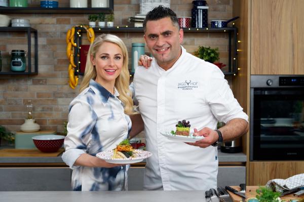 Bild 1 von 10: Im Bild: Silvia Schneider, Nazim Yay (\