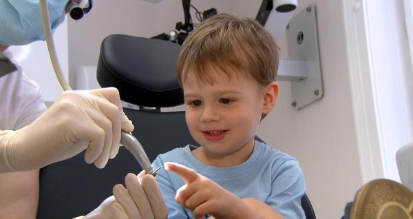 Bild 1 von 10: Von vielen Menschen unterschätzt, ist Mundgesundheit von größter Bedeutung für die allgemeine Gesundheit und Lebensqualität. Es gibt Zusammenhänge zwischen Mundgesundheit und anderen gesundheitlichen Aspekten wie beispielsweise Herz-Kreislauf-Erkrankungen durch sogenannte \